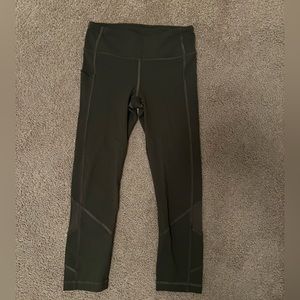 Lululemon Athletica crop leggings - size 4